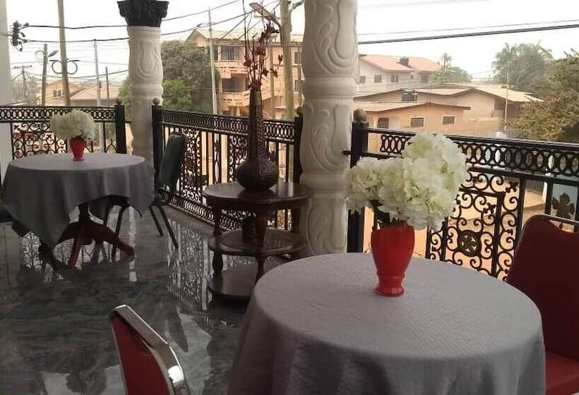 סוויטה אקזקיוטיב, The Winford Boutique Hotel Achimota