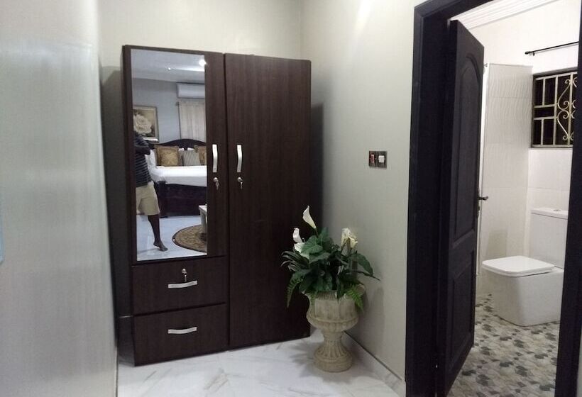 סוויטת סופריור, The Winford Boutique Hotel Achimota