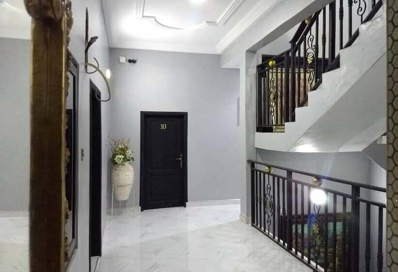 سوییت سوپریور, The Winford Boutique Hotel Achimota