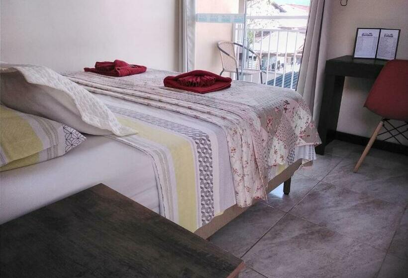 バルコニー付きスタンダードルーム, Pousada Gotam