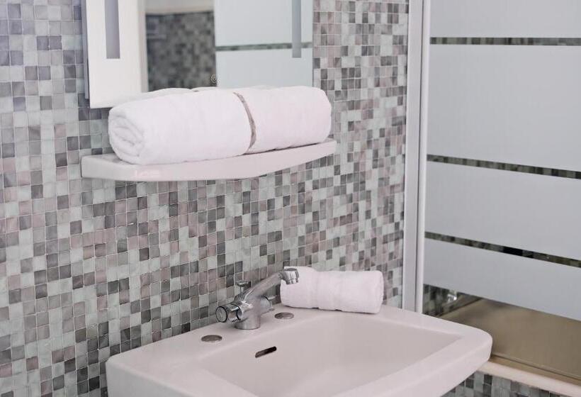 Monolocale Standard Vista Mare con Balcone, Residence Le Beau Rivage