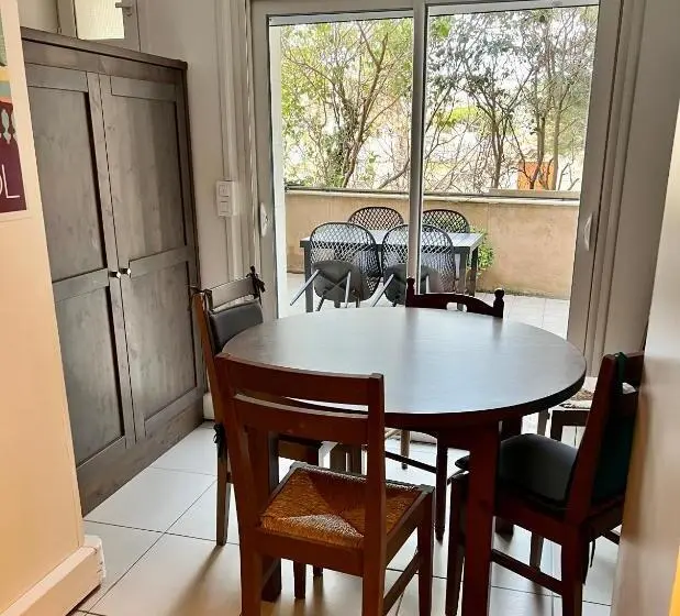 テラス付き１ベッドルームアパートメント, Residence Le Beau Rivage