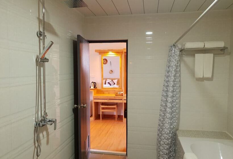 اتاق خانوادگی, Kalaw Garden