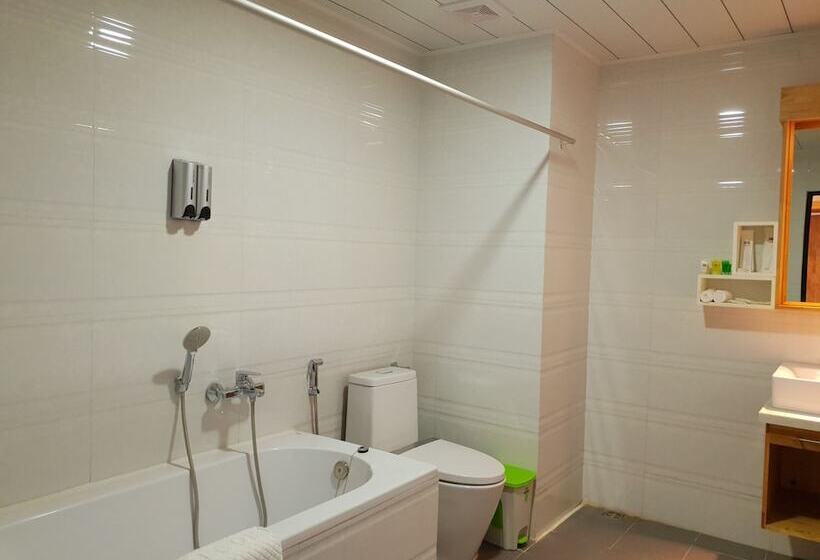 اتاق خانوادگی, Kalaw Garden