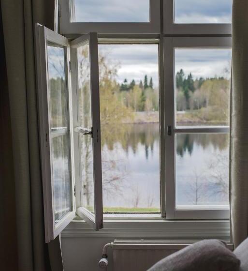 四人标准间, Vanha Pappila Hetki Oy