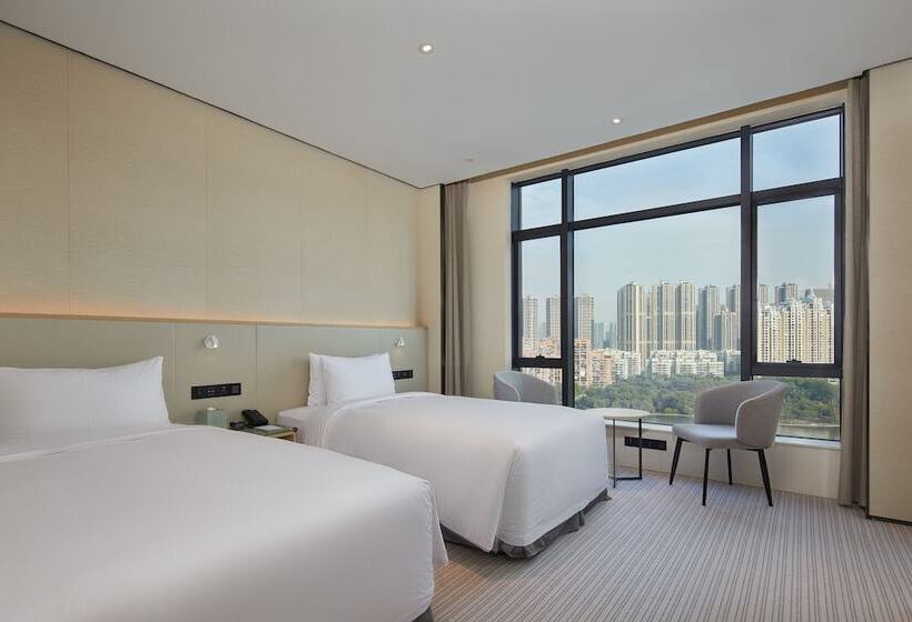 Номер Deluxe Вид на Озеро, Virtuous World