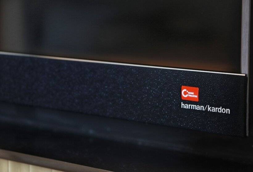 Люкс Повышенной Комфортности, Virtuous World