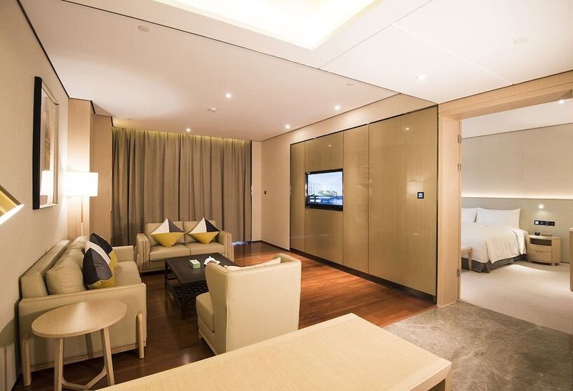 Люкс Повышенной Комфортности, Virtuous World