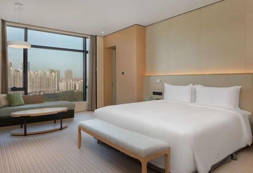 Люкс Повышенной Комфортности, Virtuous World