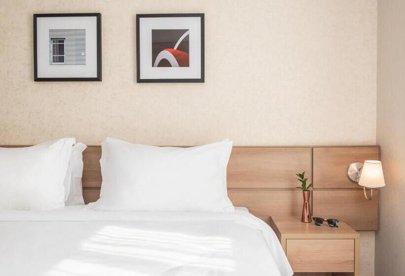 デラックスルーム, Intercity Itupeva