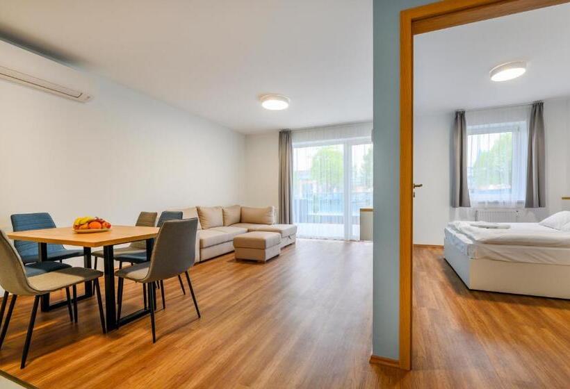 דירת שני חדרים, Berill Suites