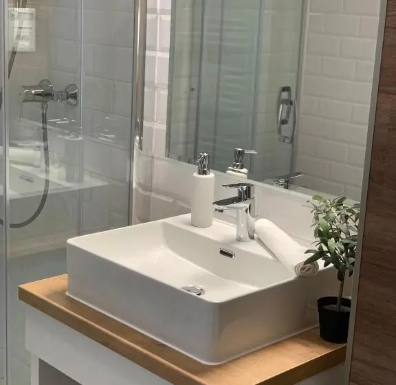 آپارتمان 1 خوابه با تراس, Berill Suites