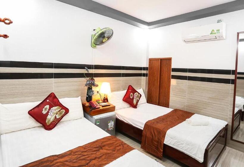 اتاق کلاسیک سه تخته, Lucky