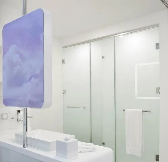 キングサイズベッドのデラックスルーム, Yotel Istanbul Airport Landside, City Entrance