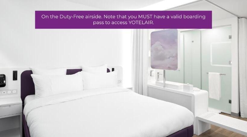 스탠다드 룸 킹사이즈 침대, Yotel Istanbul Airport Landside, City Entrance
