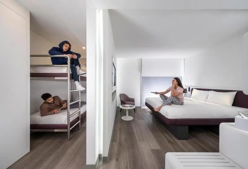 ファミリールーム, Yotel Istanbul Airport Landside, City Entrance