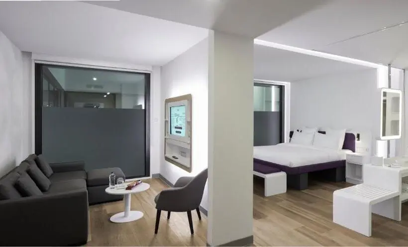 ジュニアスイート, Yotel Istanbul Airport Landside, City Entrance