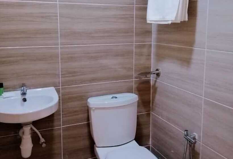 舒适三人间, Nice Inn