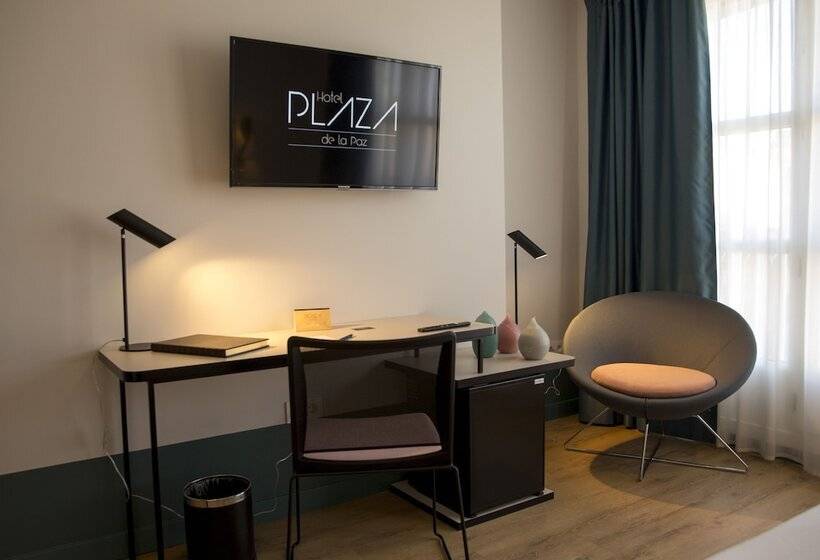 غرفة قياسية, Plaza De La Paz