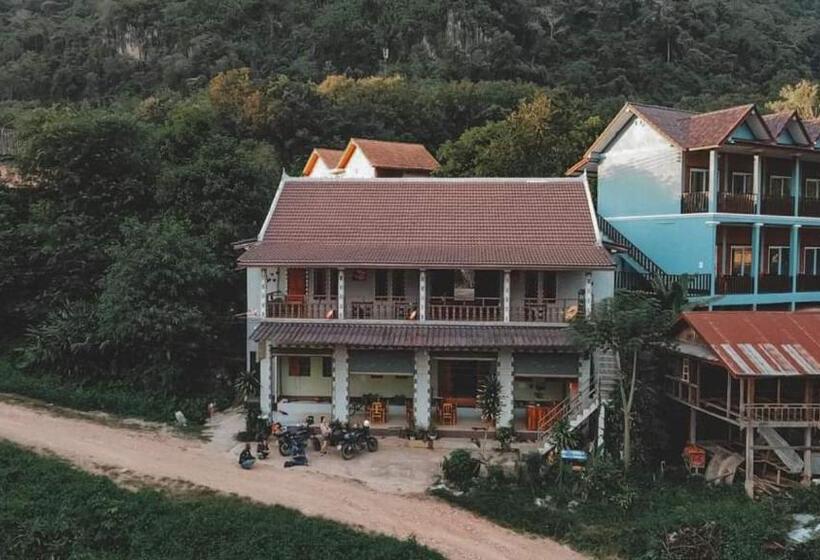 デラックスルーム, Arthith Guesthouse