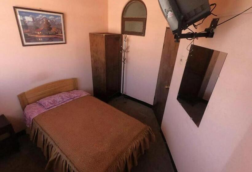 اتاق استاندارد یک تخته با سرویس بهداشتی مشترک, Residencial Uruguay