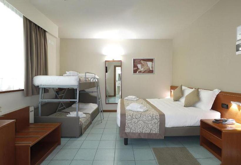 Chambre Quadruple Standard, Ala