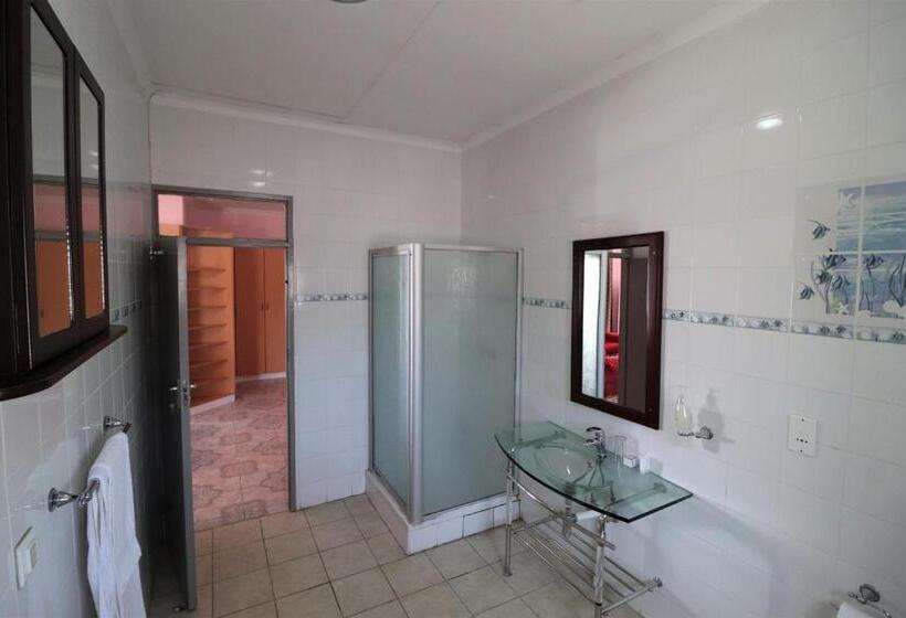 سوئیت با بالکن, Sentosa Guest House
