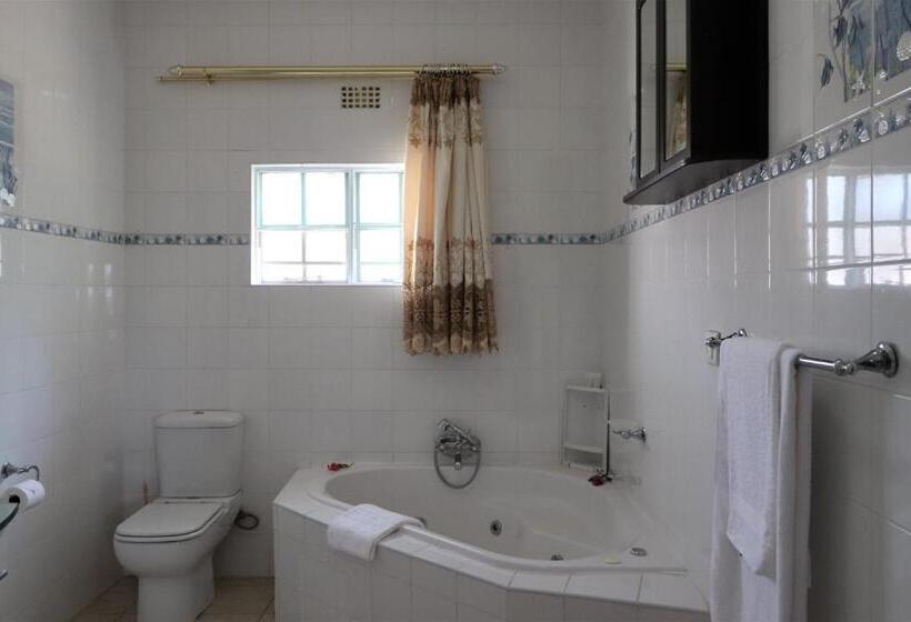 سوئیت با بالکن, Sentosa Guest House