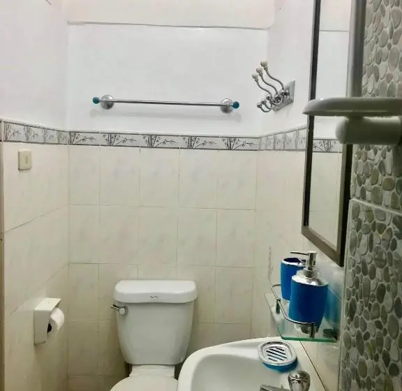 بانگلوی سوپریور, Lanzones Cabana