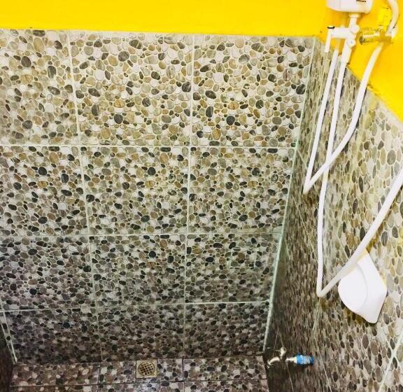 بانگلوی استاندارد, Lanzones Cabana