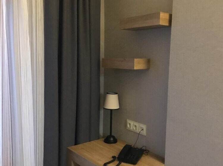 חדר סטנדרט נוף לגינה, Nehi̇r Hotel Keşan