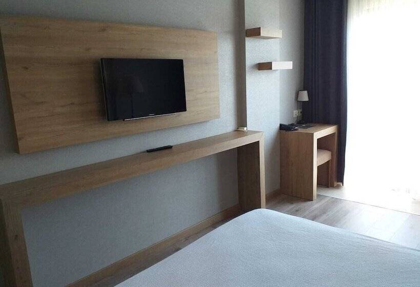 חדר סטנדרט נוף לגינה, Nehi̇r Hotel Keşan