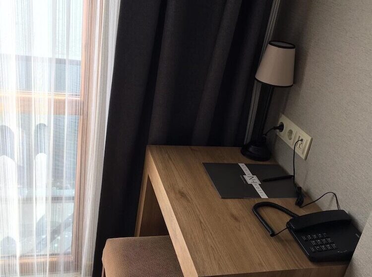Номер Стандарт Вид на Озеро, Nehi̇r Hotel Keşan