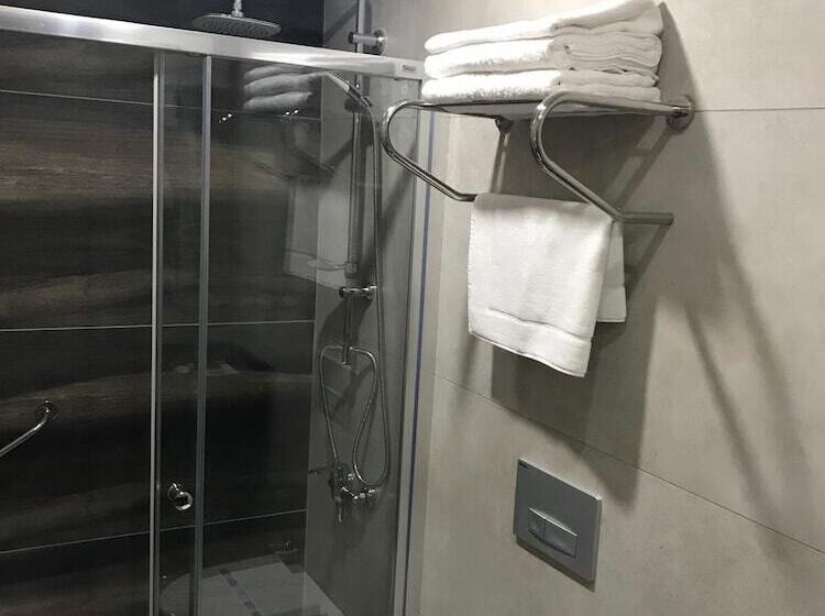 חדר סטנדרט לשלושה, Nehi̇r Hotel Keşan