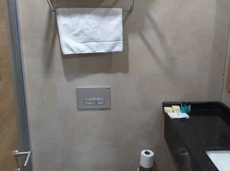 Standard Kolmen Hengen Huone Puutarhanäkymä, Nehi̇r Hotel Keşan