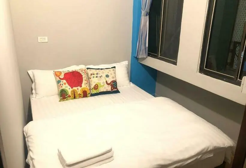 اتاق استاندارد با سرویس بهداشتی مشترک, A Good Man Hostel
