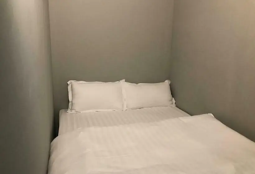 اتاق استاندارد با سرویس بهداشتی مشترک, A Good Man Hostel