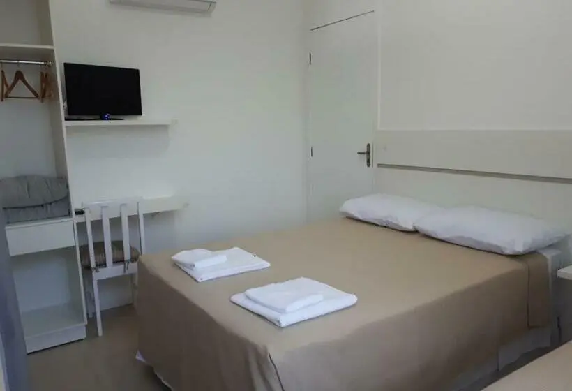 スタンダードトリプルルーム, Hospedagem Palhoça