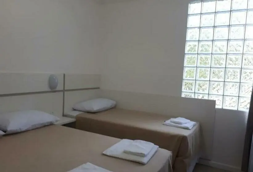 スタンダードトリプルルーム, Hospedagem Palhoça