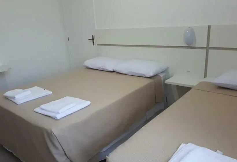 スタンダードトリプルルーム, Hospedagem Palhoça