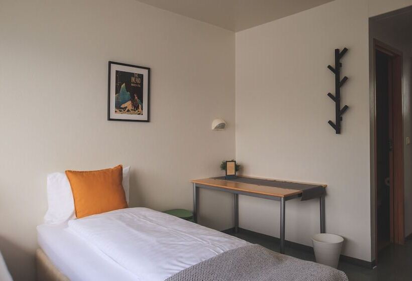 اتاق استاندارد برای معلولان, The Cliff