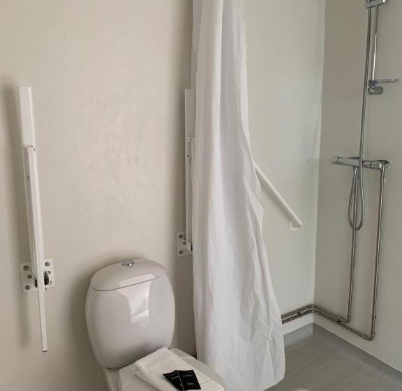 اتاق استاندارد برای معلولان, The Cliff