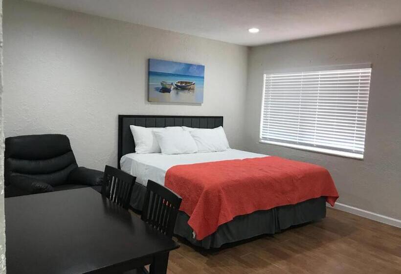 סטודיו דלוקס, Pompano Breeze