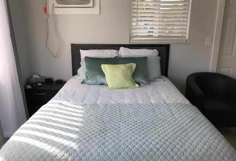 סטודיו דלוקס, Pompano Breeze