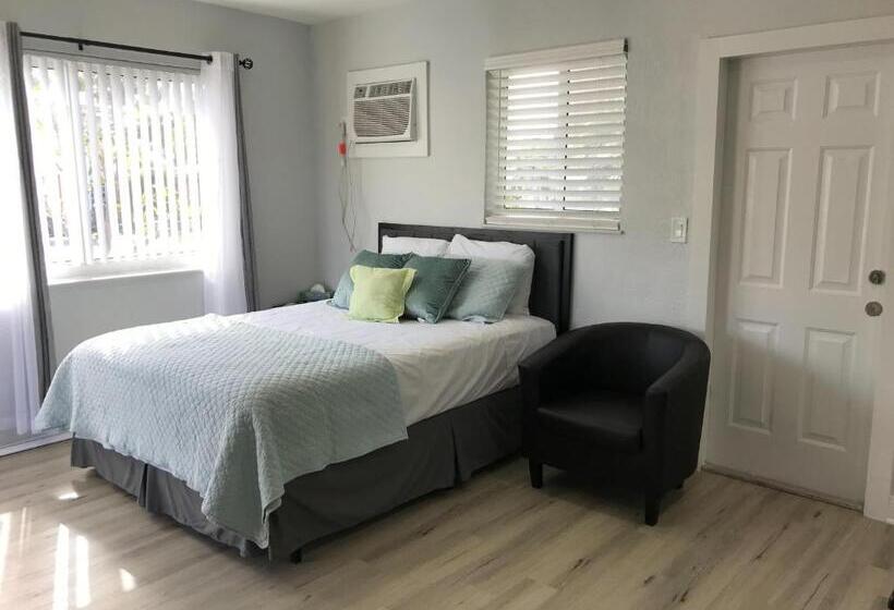 דירת חדר, Pompano Breeze