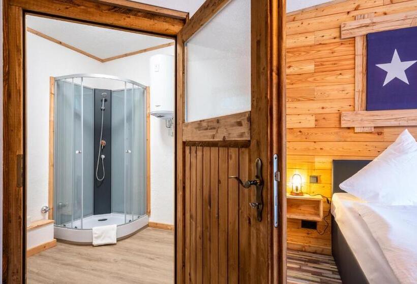 غرفة قياسية, Zündstoff City Western Motel