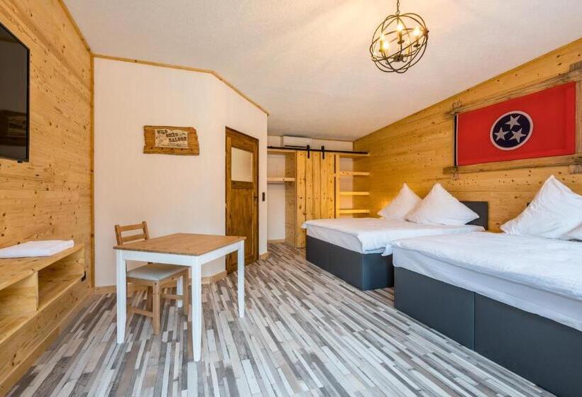 غرفة قياسية رباعية, Zündstoff City Western Motel