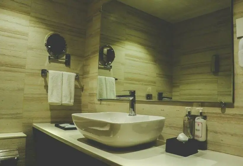 Habitación Deluxe, Regenta Central Harsha Vapi