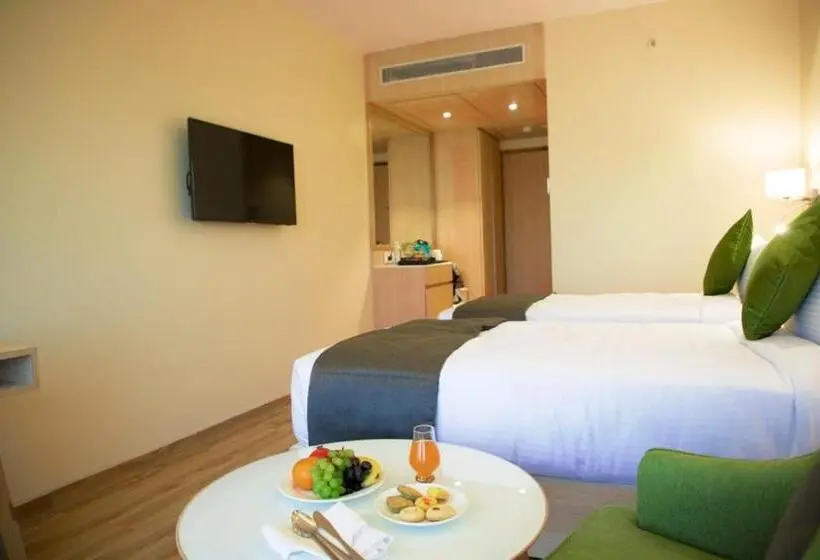 Habitación Premium, Regenta Central Harsha Vapi