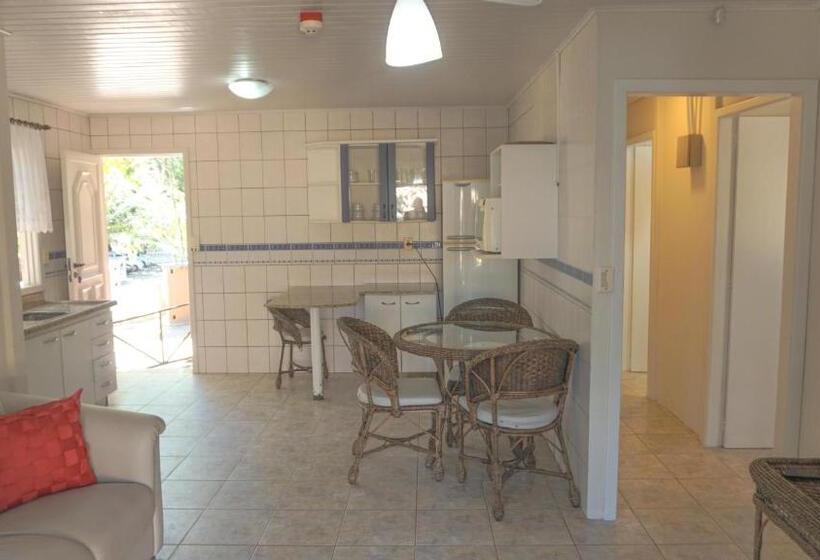 بنگله خانوادگی, Pousada Boulevard Bombinhas